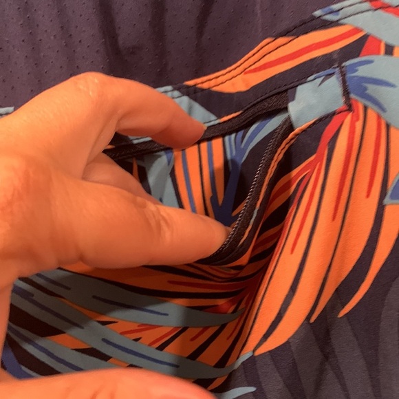 Speedo swim/board shorts with built in shorts size S - Picture 5 of 8